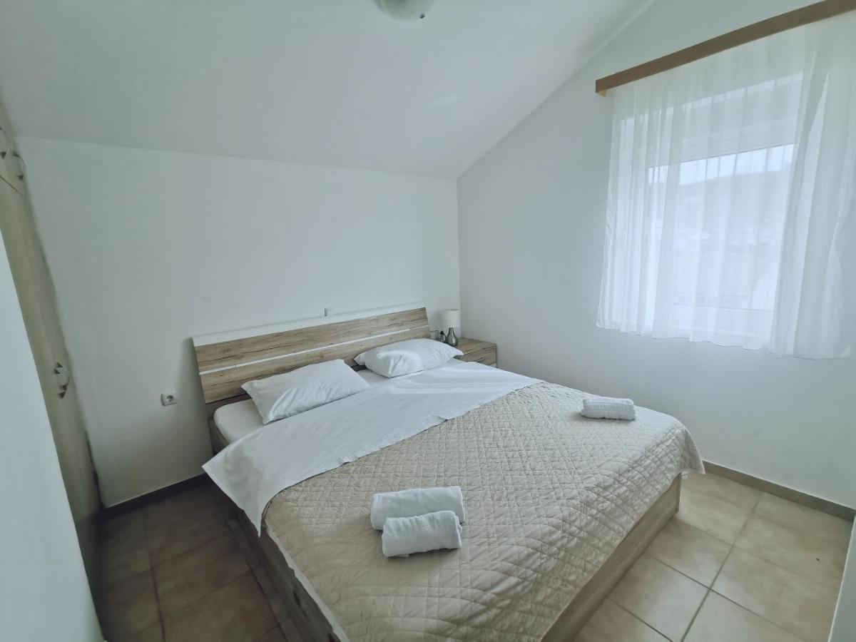 Apartmani Vukovic Rab Town Exterior photo