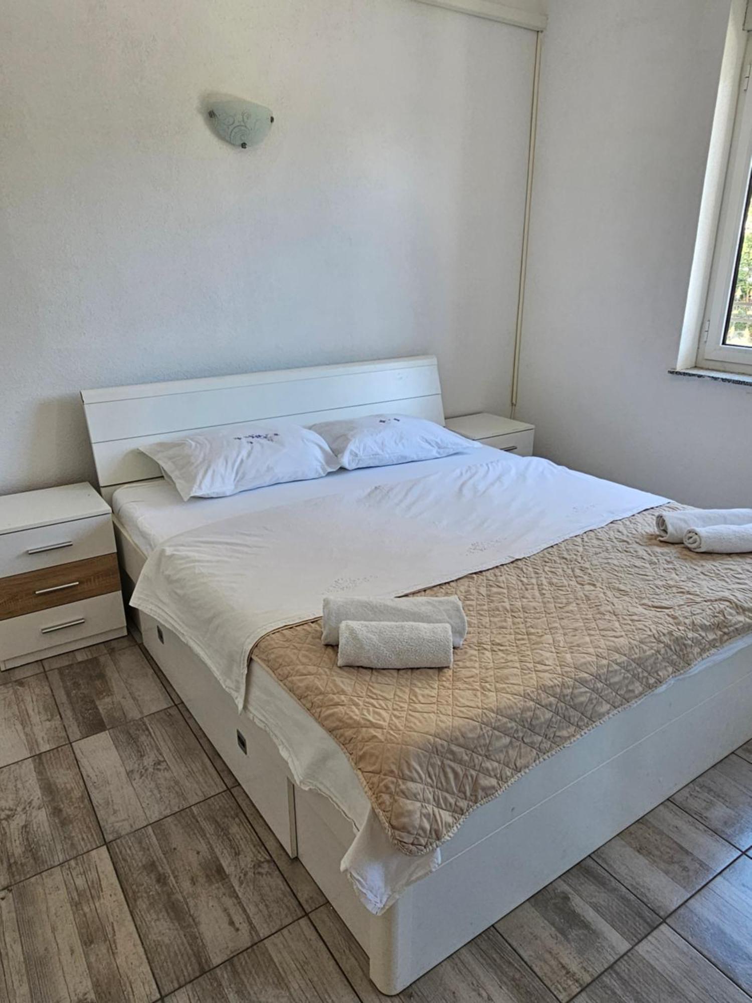 Apartmani Vukovic Rab Town Exterior photo